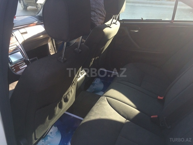 Mercedes E 240 2001, 107,000 km - 2.6 л - Bakı