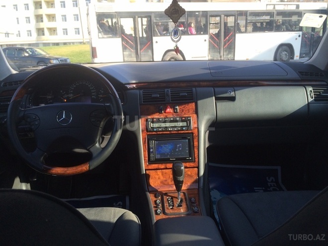 Mercedes E 240 2001, 107,000 km - 2.6 л - Bakı