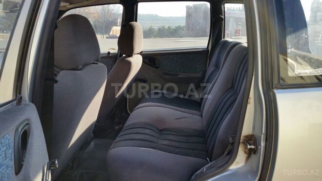 Chevrolet Niva 2005, 197,000 km - 1.7 л - Tovuz