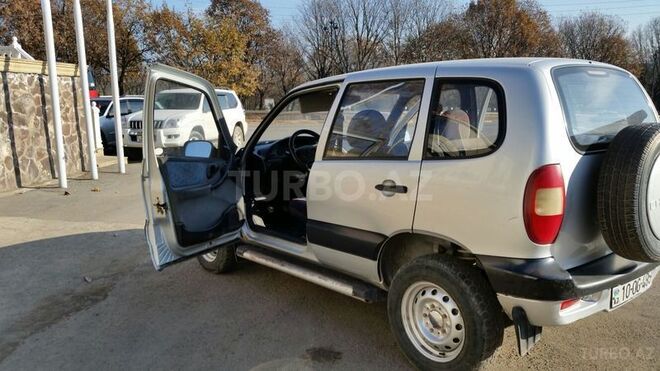 Chevrolet Niva 2005, 197,000 km - 1.7 л - Tovuz