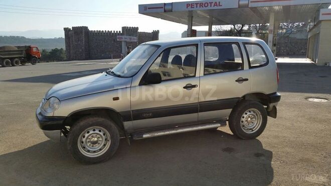 Chevrolet Niva 2005, 197,000 km - 1.7 л - Tovuz