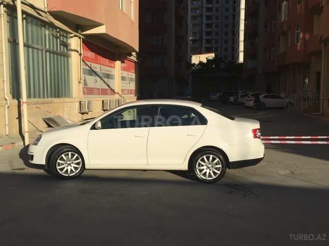 Volkswagen Jetta 2010, 163,000 km - 1.6 l - Bakı