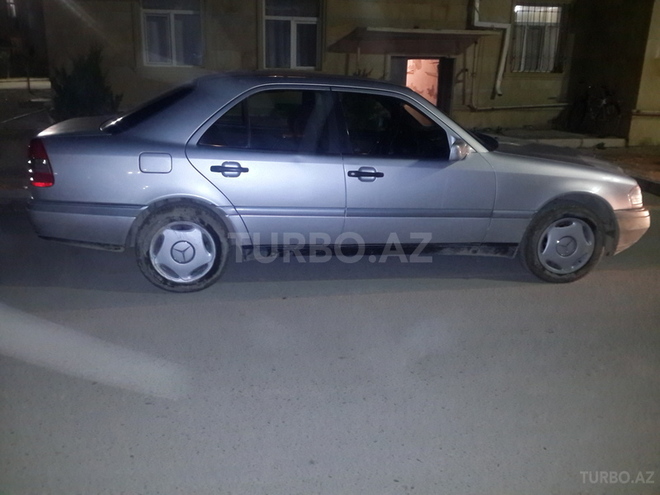Mercedes C 220 1993, 390,000 km - 2.2 l - Bakı