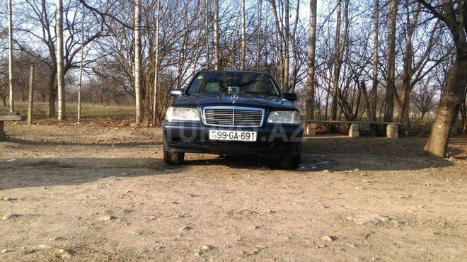 Mercedes C 220 1999, 240,000 km - 2.2 l - Şəmkir