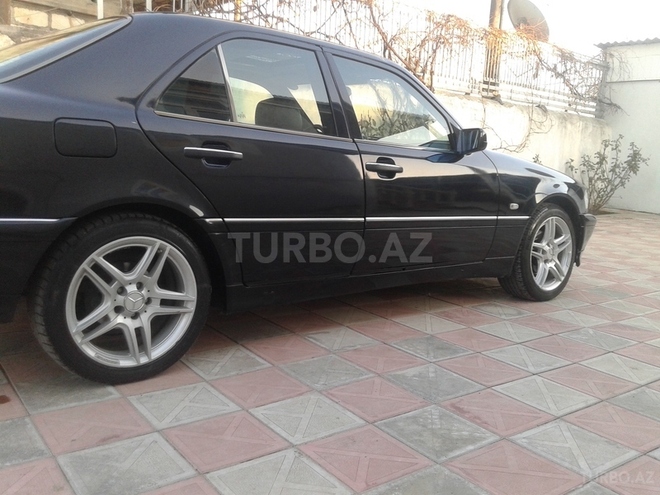 Mercedes C 200 1999, 242,000 km - 2.0 l - Qazax