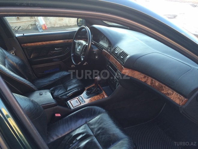 BMW 523 1996, 350,000 km - 2.5 l - Sumqayıt