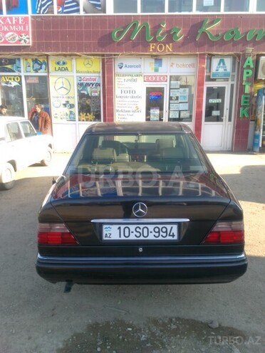 Mercedes E 220 1994, 410,393 km - 2.2 l - Bakı