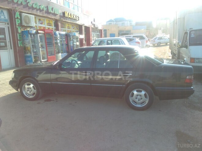 Mercedes E 220 1994, 410,393 km - 2.2 l - Bakı