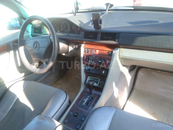 Mercedes E 220 1994, 410,393 km - 2.2 l - Bakı