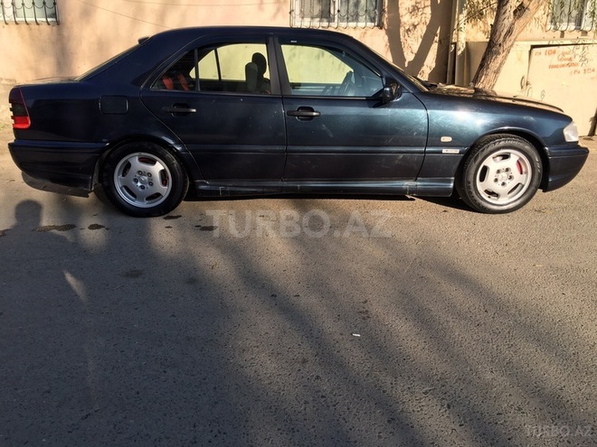 Mercedes C 200 1998, 135,641 km - 2.0 l - Bakı