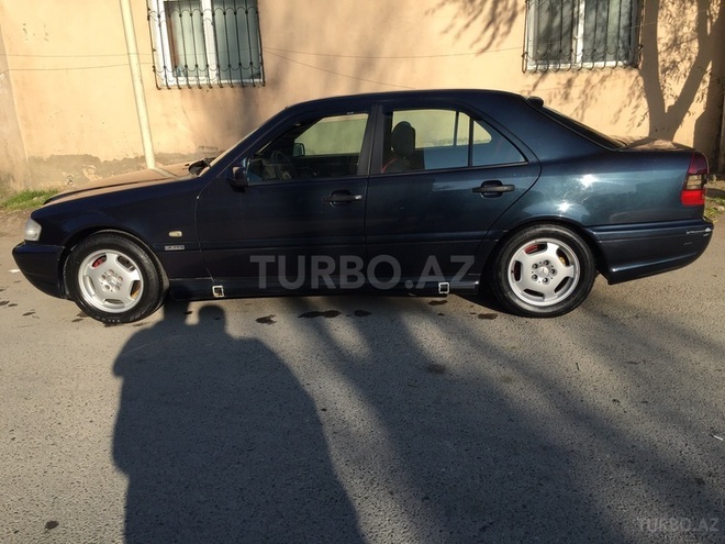 Mercedes C 200 1998, 135,641 km - 2.0 l - Bakı