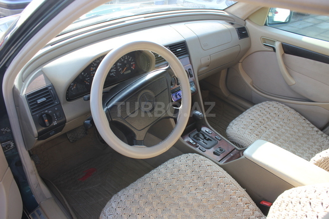 Mercedes C 200 1998, 179,000 km - 2.0 l - Bakı
