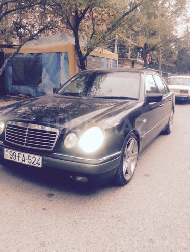 Mercedes E 230 1999, 260,000 km - 2.4 л - Bakı