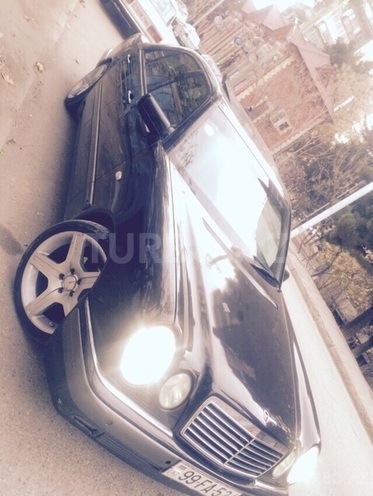 Mercedes E 230 1999, 260,000 km - 2.4 л - Bakı