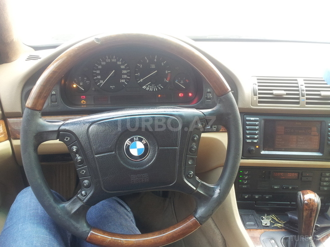 BMW 525 2002, 215,000 km - 2.5 l - Bakı