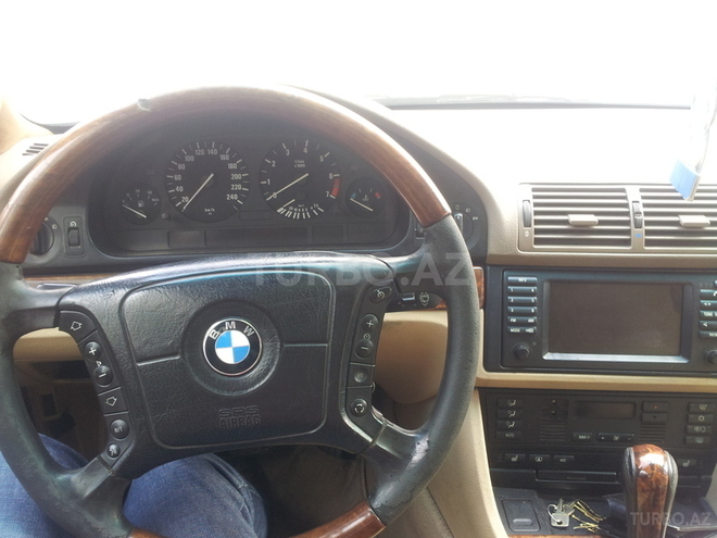 BMW 525 2002, 215,000 km - 2.5 l - Bakı