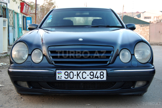 Mercedes E 220 1999, 265,500 km - 2.2 l - Bakı