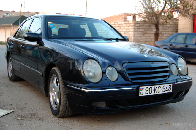 Mercedes E 220 1999, 265,500 km - 2.2 l - Bakı