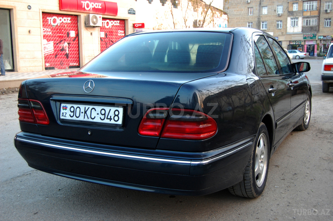 Mercedes E 220 1999, 265,500 km - 2.2 l - Bakı