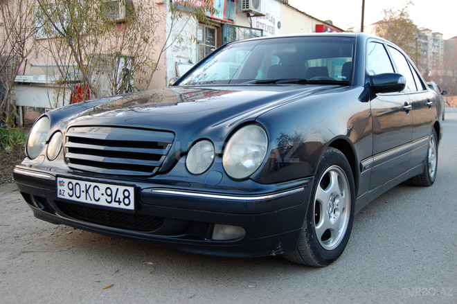 Mercedes E 220 1999, 265,500 km - 2.2 l - Bakı
