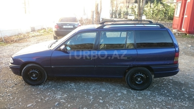 Opel Astra 1997, 360,000 km - 1.6 l - Şəki