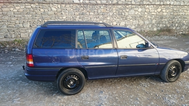 Opel Astra 1997, 360,000 km - 1.6 l - Şəki