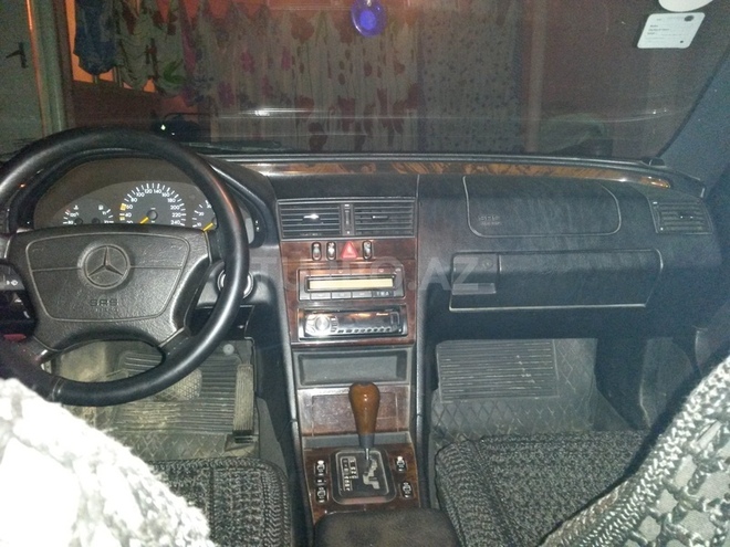 Mercedes C 240 1997, 196,000 km - 2.4 l - Bakı