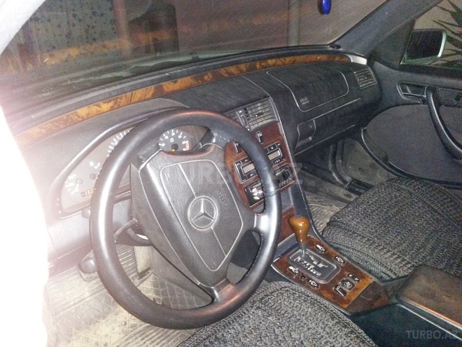 Mercedes C 240 1997, 196,000 km - 2.4 l - Bakı