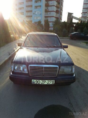 Mercedes E 220 1995, 317,000 km - 2.2 л - Bakı