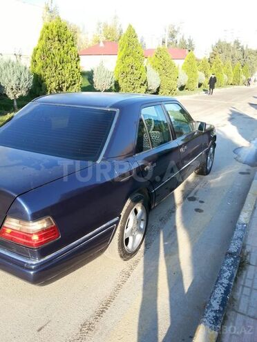 Mercedes E 220 1995, 317,000 km - 2.2 л - Bakı