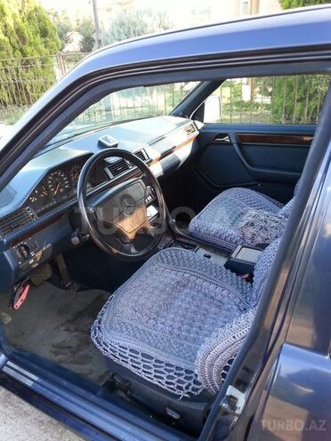 Mercedes E 220 1995, 317,000 km - 2.2 л - Bakı