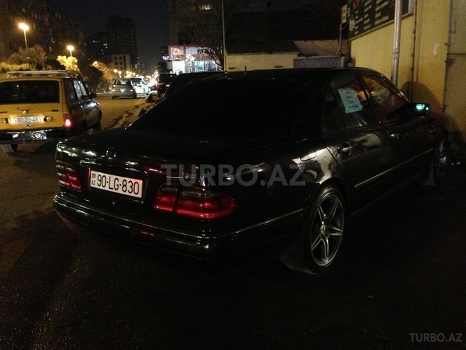 Mercedes E 220 1998, 200,000 km - 2.2 л - Bakı