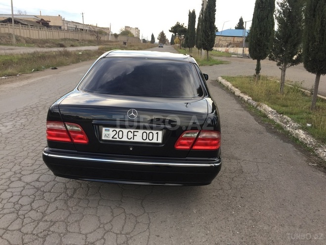 Mercedes E 240 2000, 80,056 km - 2.6 l - Gəncə