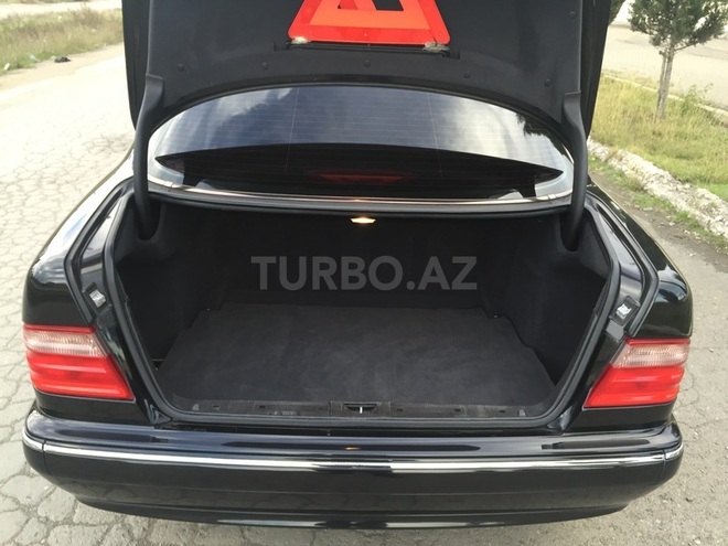 Mercedes E 240 2000, 80,056 km - 2.6 l - Gəncə