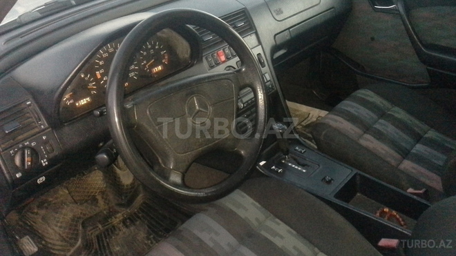 Mercedes C 220 1995, 290,000 km - 2.2 l - Bakı
