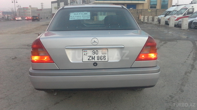 Mercedes C 220 1995, 290,000 km - 2.2 l - Bakı