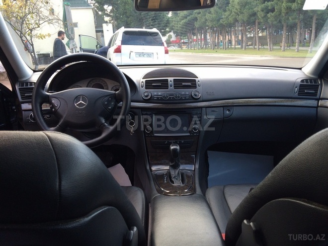 Mercedes E 240 2004, 160,000 km - 2.6 л - Bakı