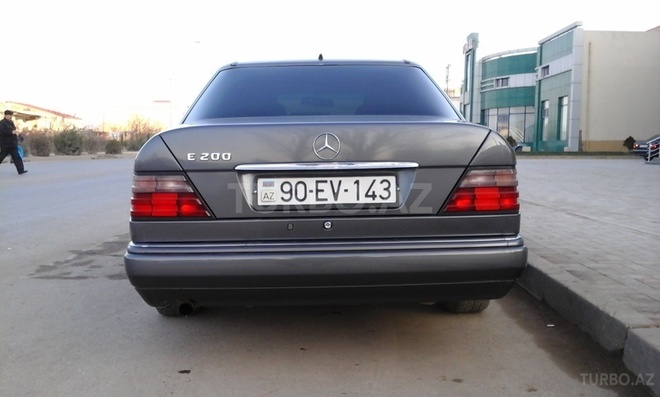Mercedes E 200 1995, 269,000 km - 2.0 l - Sumqayıt