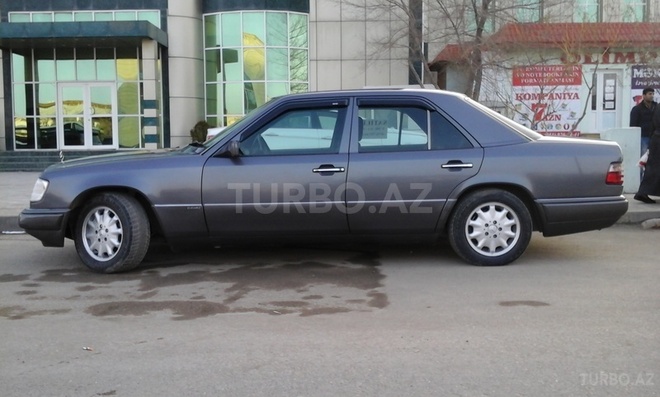 Mercedes E 200 1995, 269,000 km - 2.0 l - Sumqayıt