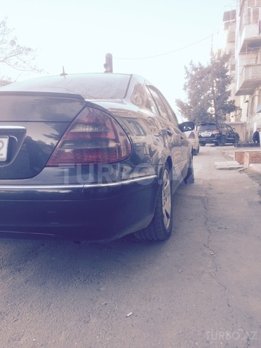 Mercedes E 270 2003, 300,000 km - 2.7 l - Bakı