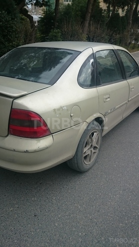 Opel Vectra 1996, 218,010 km - 1.8 l - Bakı