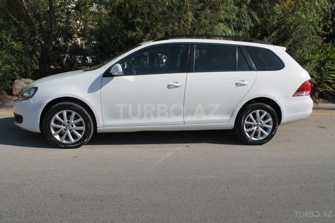 Volkswagen Golf 2010, 83,000 km - 1.6 l - Bakı