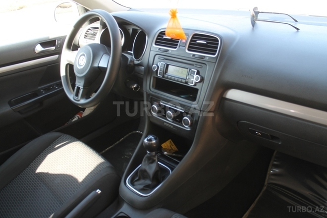 Volkswagen Golf 2010, 83,000 km - 1.6 l - Bakı
