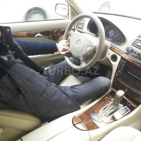 Mercedes E 240 2004, 200,000 km - 2.6 l - Bakı