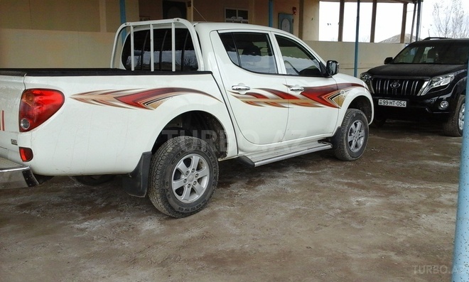 Mitsubishi L200 2013, 89,000 km - 2.5 l - Bakı