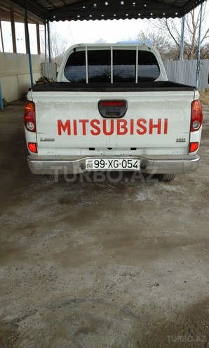 Mitsubishi L200 2013, 89,000 km - 2.5 l - Bakı
