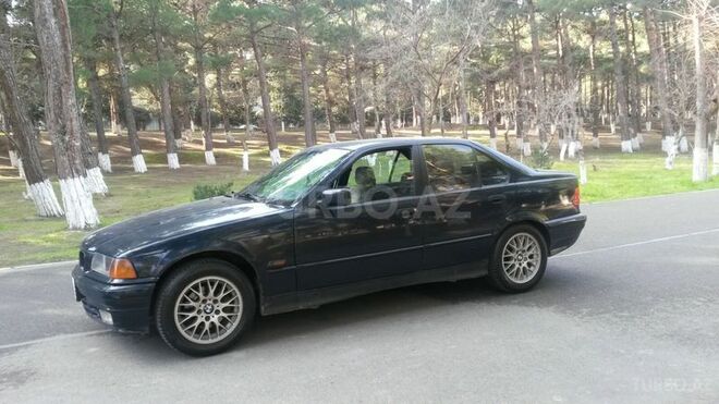 BMW 318 1994, 165,000 km - 2.0 l - Sumqayıt