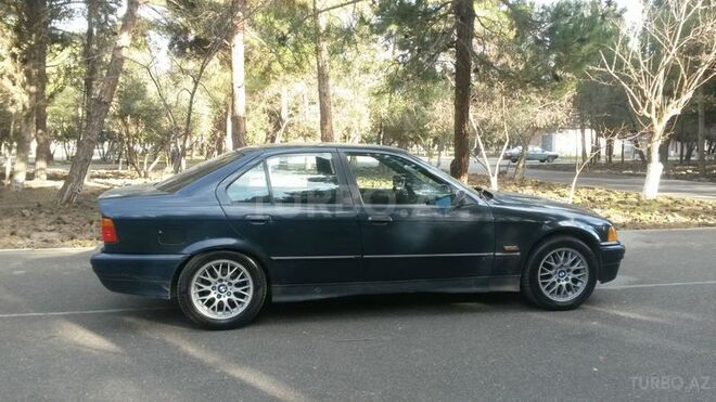 BMW 318 1994, 165,000 km - 2.0 l - Sumqayıt