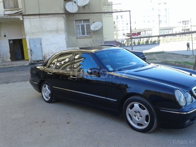Mercedes E 220 2000, 231,000 km - 2.2 l - Bakı