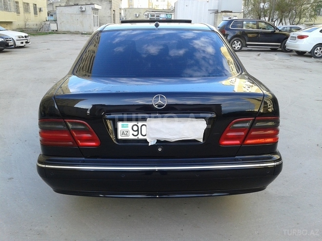 Mercedes E 220 2000, 231,000 km - 2.2 l - Bakı